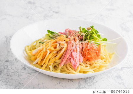 夏の味覚　冷やし中華 89744015