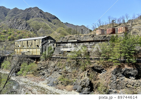 足尾銅山跡　渡良瀬川に本山駅遺跡 89744614