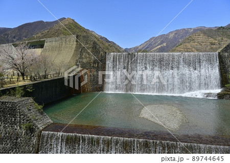 足尾銅山跡　足尾松木川渡瀬源流砂防ダム 89744645