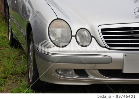 輸入車イメージ　メルセデスベンツ2代目Eクラスのフロントマスク 89746401
