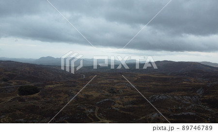 秋吉台国定公園の日の出と雨雲！SDGs地球環境と山口県の自然　ドローン空撮  美祢市観光 89746789
