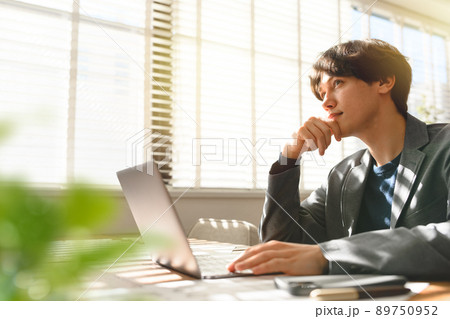 Image photo Image photo 89750952