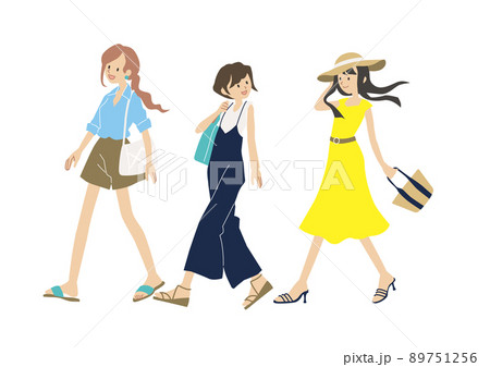 夏旅を楽しむ女性3人 夏旅を楽しむ女性3人 89751256