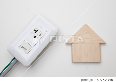 住宅とコンセント 89752346