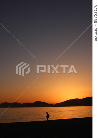 山口県の夕日と海の輝くヒカリ!SDGs地球の神秘と海とソラ! 山口県の夕日と海の輝くヒカリ!SDGs地球の神秘と海とソラ! 89753176