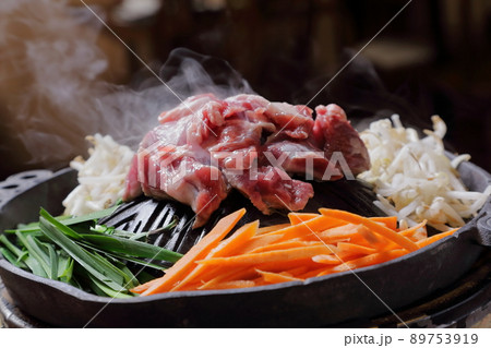 北海道名物、美味しいジンギスカン 北海道名物、美味しいジンギスカン 89753919