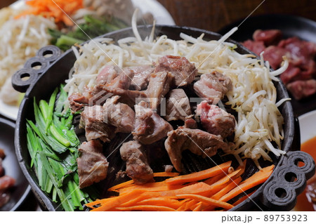 北海道名物、美味しいジンギスカン 89753923