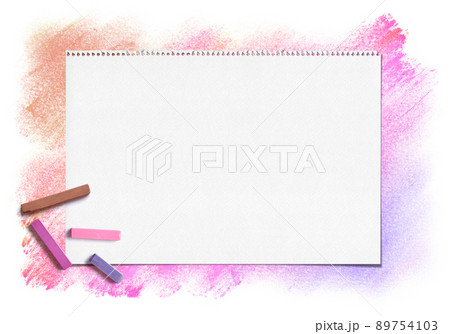 スケッチブックのある、暖色パステルグラデーションの背景 89754103