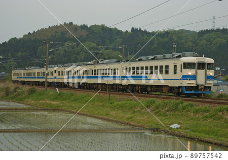 北陸本線　倶利伽羅－津幡　JR西日本　413系　B11+B02編成（金沢） 89757542
