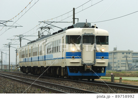 北陸本線　加賀笠間－美川　JR西日本　413系　B11編成（金沢） 89758992