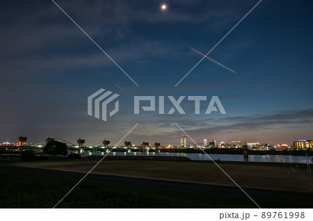 淀川河川公園毛馬地区から眺める大阪市街夜景 淀川河川公園毛馬地区から眺める大阪市街夜景 89761998