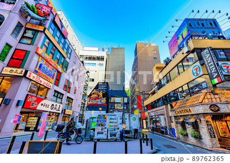 東京 立川市 立川駅北口の都市風景 ピタゴラス通り 東京 立川市 立川駅北口の都市風景 ピタゴラス通り 89762365