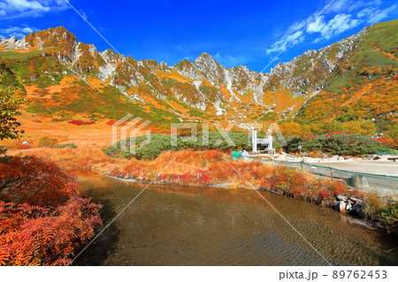 【長野県】千畳敷カールと紅葉の宝剣岳（木曽駒ヶ岳） 89762453