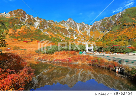 【長野県】千畳敷カールの逆さ紅葉宝剣岳（木曽駒ヶ岳） 89762454