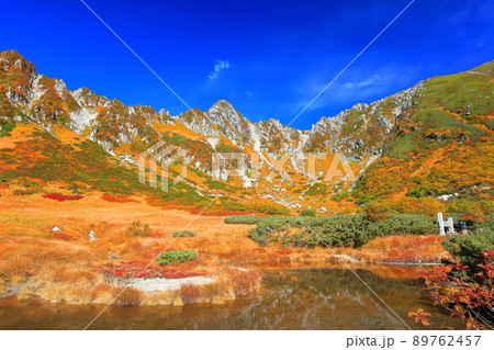 【長野県】紅葉最盛期の駒ヶ岳千畳敷カール（木曽駒ヶ岳） 89762457
