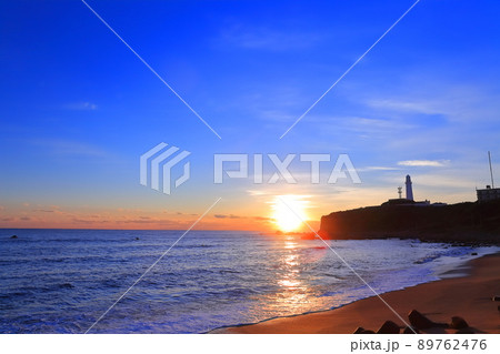 【千葉県】犬吠埼灯台と初日の出 89762476