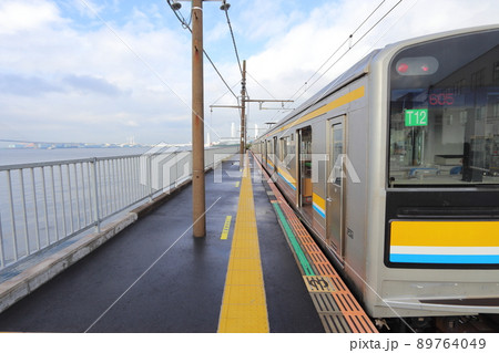 都会の秘境駅 鶴見線の海芝浦駅 89764049