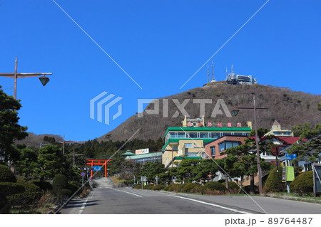 護国神社坂と函館山 護国神社坂と函館山 89764487