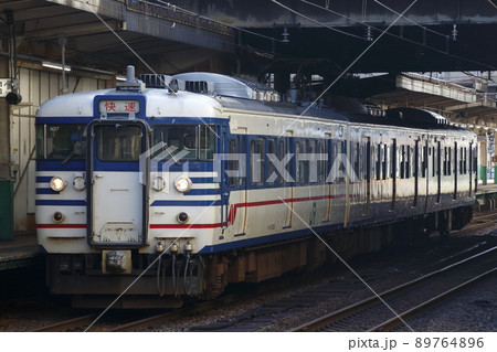 終焉近い信越本線115系(一次新潟色・快速) 終焉近い信越本線115系(一次新潟色・快速) 89764896