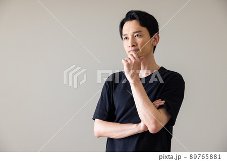 男性　悩み　 89765881