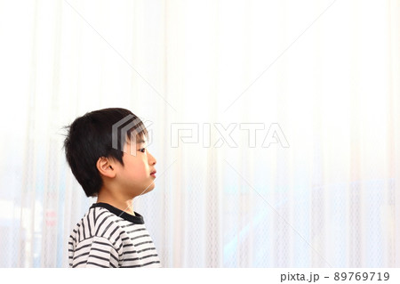 子ども 部屋 横顔 子ども 部屋 横顔 89769719