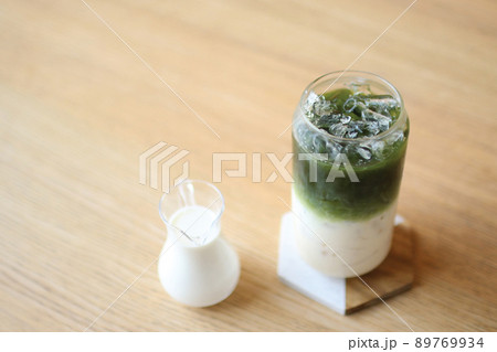 matcha milk tea on the wooden 89769934