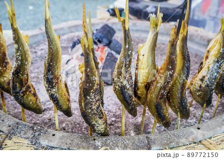 鮎　鮎の塩焼き　 塩焼き　串焼き　川魚 　お祭り,縁日　参道　神社　 行楽シーズン 89772150