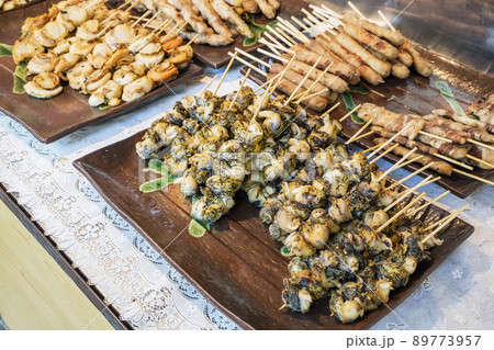 焼き鳥　串焼き　縁日　露店 89773957