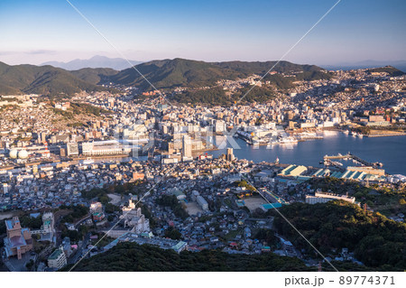 《長崎県》稲佐山の夕景・日本三大夜景 《長崎県》稲佐山の夕景・日本三大夜景 89774371