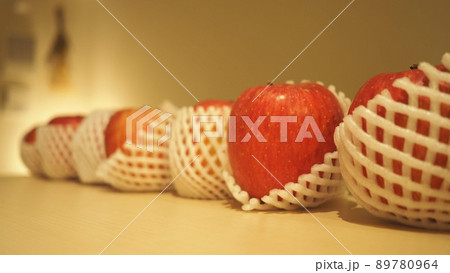 りんごを並べてみた 89780964