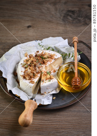 Camembert cheese with honey Camembert cheese with honey 89781550
