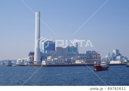 横浜磯子区の火力発電所の景色 89782632