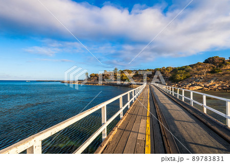 Granite island viewed from the causeway, Victor Harbor 89783831