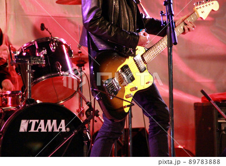 ライブのギタリスト 89783888