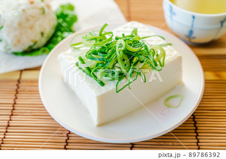 九条ネギがのった冷ややっこ 九条ネギがのった冷ややっこ 89786392