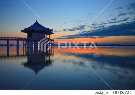 浮御堂の夜明け 89786729