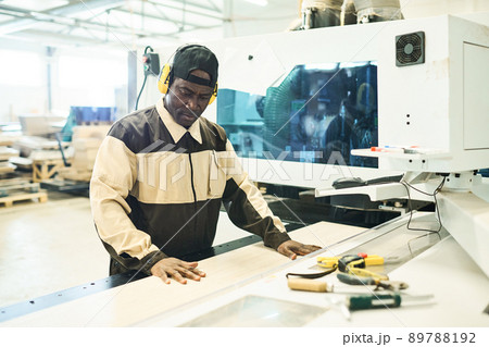 Carpenter manufacturing wooden products 89788192