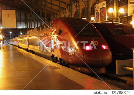 パリ北駅に停車するオランダ・アムステルダム行きのタリス 89788872