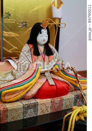 3月3日の桃の節句　ひな祭りの可愛い雛人形 89790011