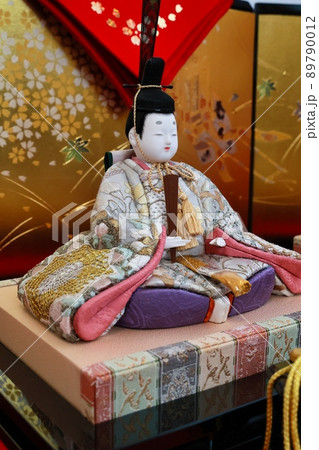3月3日の桃の節句　ひな祭りの可愛い雛人形 89790012