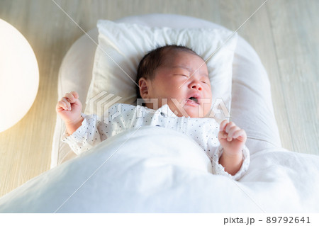 夜泣き 赤ちゃん 夜泣き 赤ちゃん 89792641
