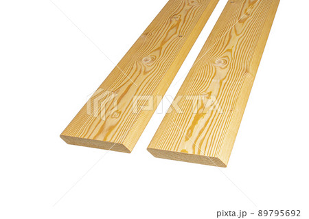 planken beveled from larch on a white background 89795692