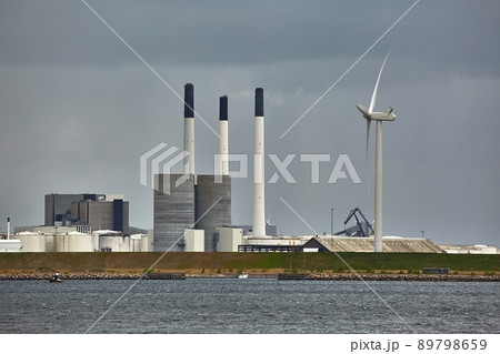 Industrial Facilities by the sea Industrial Facilities by the sea 89798659