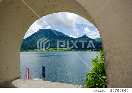 ザルツカンマーグート ヴォルフガング湖風景 ザルツカンマーグート ヴォルフガング湖風景 89799346