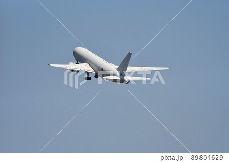 空中給油・輸送機 KC-767 離陸 89804629