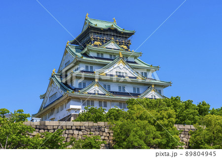 大阪城　西の丸庭園から望む（2022年初夏　新緑の季節） 89804945