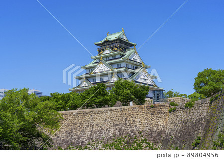 大阪城　西の丸庭園から望む（2022年初夏　新緑の季節） 89804956