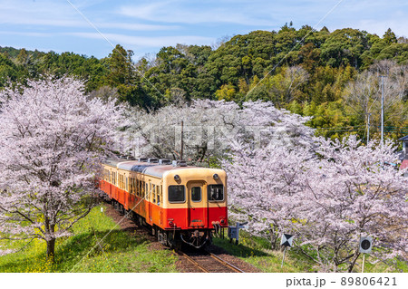 飯給駅を通過する列車 89806421