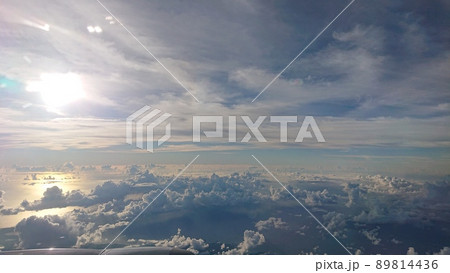 ≪風景≫　機内から見た雲海 89814436