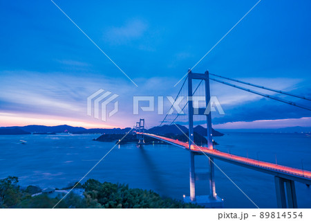 (瀬戸内しまなみ海道)来島海峡大橋 夜明け (瀬戸内しまなみ海道)来島海峡大橋 夜明け 89814554